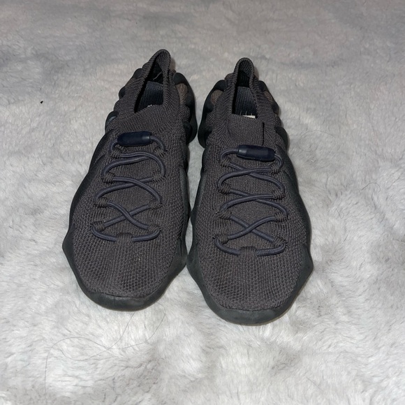 Kids YEEZY 450 “DARK SLATE” like new size 1!! - Picture 3 of 3